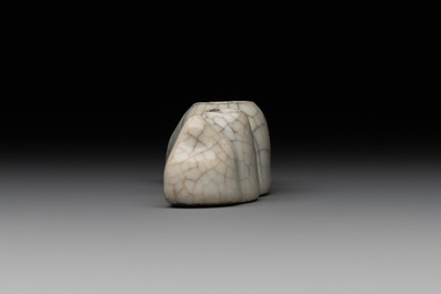 A Chinese ge-type 'shanzi' brush rest or water container, Qianlong