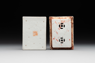 A collection of six Chinese blue and white, famille rose and verte wares, Kangxi and Tongzhi mark, 19/20th C.