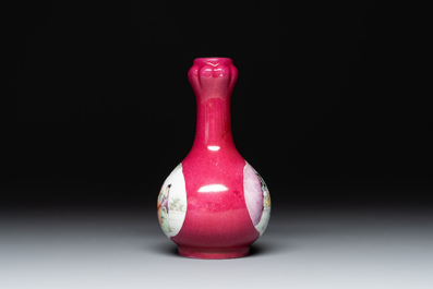 A varied collection of five Chinese famille rose, grisaille and iron-red porcelain, 20th C.