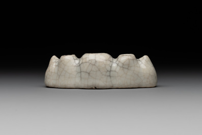 A Chinese ge-type 'shanzi' brush rest or water container, Qianlong