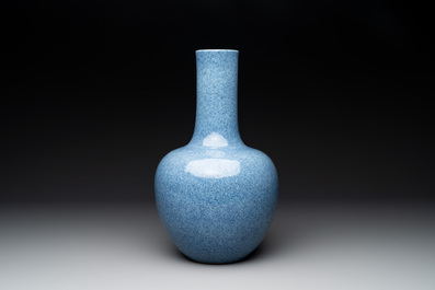 A Chinese monochrome powder blue bottle vase, 19/20 th C.
