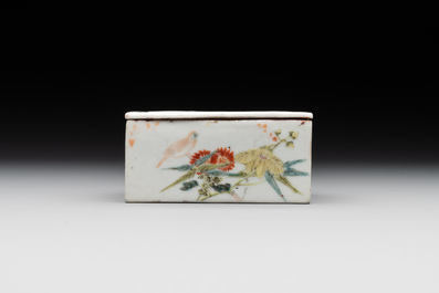 A collection of six Chinese blue and white, famille rose and verte wares, Kangxi and Tongzhi mark, 19/20th C.