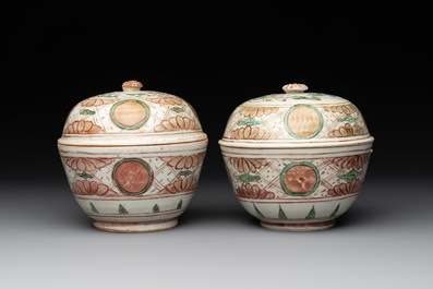 A Chinese Swatow green- and red-enamelled 'dragon' jar and a pair of covered bowls, Ming