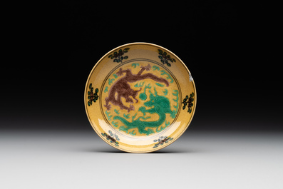 A collection of six Chinese blue and white, famille rose and verte wares, Kangxi and Tongzhi mark, 19/20th C.