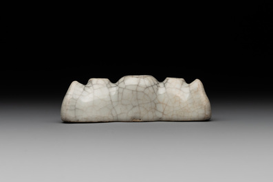 A Chinese ge-type 'shanzi' brush rest or water container, Qianlong
