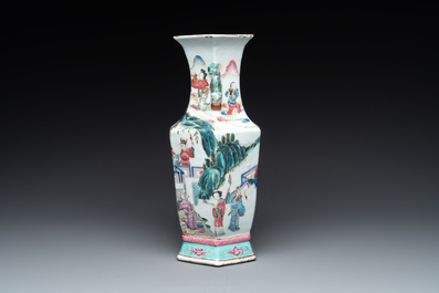 A collection of six Chinese blue and white, famille rose and verte wares, Kangxi and Tongzhi mark, 19/20th C.