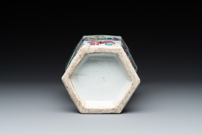 A collection of six Chinese blue and white, famille rose and verte wares, Kangxi and Tongzhi mark, 19/20th C.