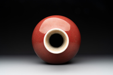A Chinese copper-red-glazed bottle vase, 19th C.