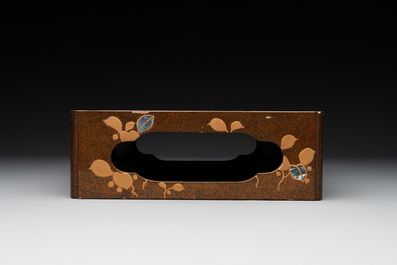 A Japanese mother-of-pearl-inlaid lacquer five-tier stacking box with two covers and a tray, 19/20th C.