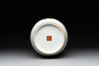 A Chinese gilt-decorated iron-red and grisaille lantern-shaped vase, signed Zhou Xiangpu 周湘浦, Ya Wan Zhen Cang 雅玩珍藏 mark, 20th C