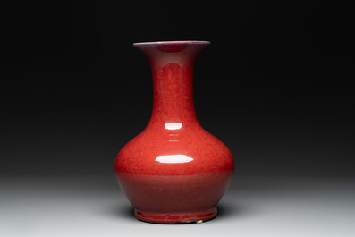 A Chinese flamb&eacute;-glazed vase, 19th C.