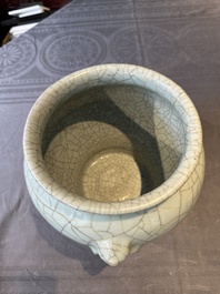 A Chinese ge-type vase with lion-form handles, Qianlong
