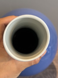A Chinese lavender-blue-glazed bottle vase, 19/20th C.