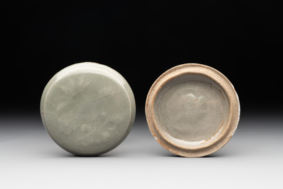 A Chinese Longquan celadon box and cover with anhua floral design, Song