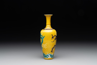 A Chinese sancai 'dragon' vase and a blue- and turquoise-glazed 'shou' bowl and cover, 19/20th C.