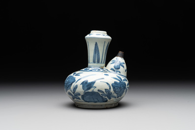 A Chinese blue and white 'kraak' porcelain 'bird' kendi, Wanli