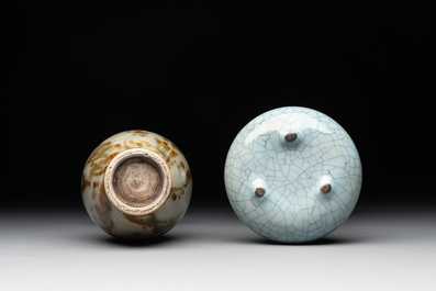 A Chinese flamb&eacute;-glazed vase and a ge-type garlic-mouth vase, 19th C.