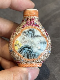 Four Chinese famille rose snuff bottles, Qianlong and Daoguang mark, 19/20th C.