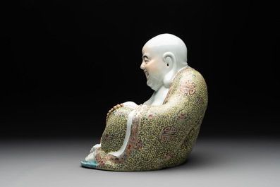 A large Chinese famille rose Buddha, Xu Dequan 徐德全 mark, 19/20th C.