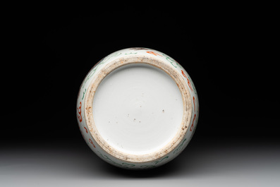 A Chinese famille verte 'dragon and phoenix' rouleau vase, 19/20th C.