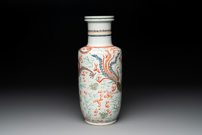 A Chinese famille verte 'dragon and phoenix' rouleau vase, 19/20th C.