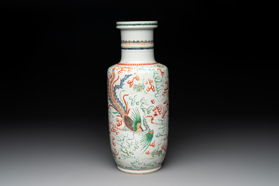 A Chinese famille verte 'dragon and phoenix' rouleau vase, 19/20th C.
