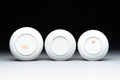 A collection of 12 pieces Chinese famille rose, vert and Imari-style cups and saucers, Yongzheng/Qianlong