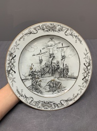 A fine pair of Chinese grisaille 'Crucifixion' plates, Qianlong, ca. 1740-1760