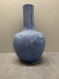 A Chinese monochrome powder blue bottle vase, 19/20 th C.