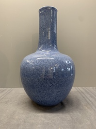 A Chinese monochrome powder blue bottle vase, 19/20 th C.