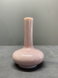 A pair of Chinese pink Peking glass bottle vases, Qing