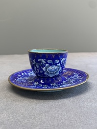 A pair of Chinese Canton enamel 'double happiness 囍' trembleuse cups and saucers, Qianlong/Jiaqing