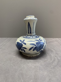 A Chinese blue and white 'kraak' porcelain 'bird' kendi, Wanli