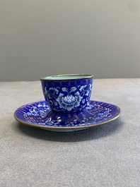 A pair of Chinese Canton enamel 'double happiness 囍' trembleuse cups and saucers, Qianlong/Jiaqing