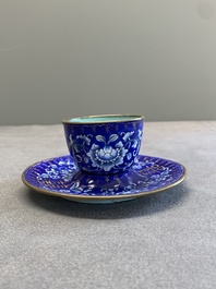 A pair of Chinese Canton enamel 'double happiness 囍' trembleuse cups and saucers, Qianlong/Jiaqing