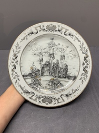 A fine pair of Chinese grisaille 'Crucifixion' plates, Qianlong, ca. 1740-1760