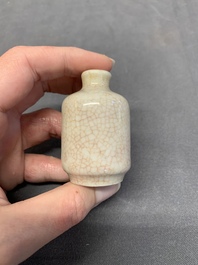 Six various Chinese ge-type and copper-red snuff bottles, 19th C.