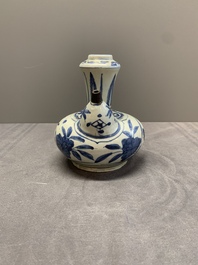 A Chinese blue and white 'kraak' porcelain 'bird' kendi, Wanli