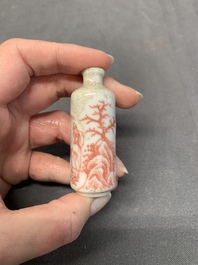 Six various Chinese ge-type and copper-red snuff bottles, 19th C.