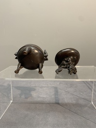 Two Chinese archaistic miniature bronze censers, one with cover, 'ding 鼎', Song