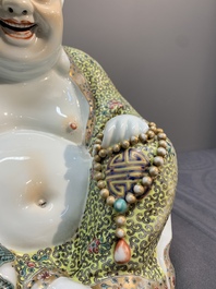 A large Chinese famille rose Buddha, Xu Dequan 徐德全 mark, 19/20th C.