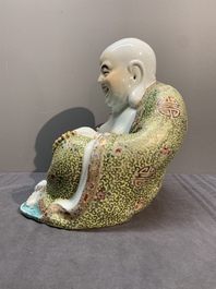 A large Chinese famille rose Buddha, Xu Dequan 徐德全 mark, 19/20th C.