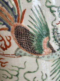 A Chinese famille verte 'dragon and phoenix' rouleau vase, 19/20th C.