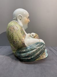 A large Chinese famille rose Buddha, Xu Dequan 徐德全 mark, 19/20th C.