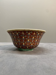 A rare Chinese red-ground Bencharong bowl for the Thai market, 玩玉 Wan Yu Mark, 19th C.