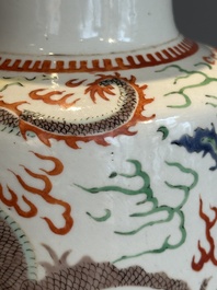 A Chinese famille verte 'dragon and phoenix' rouleau vase, 19/20th C.