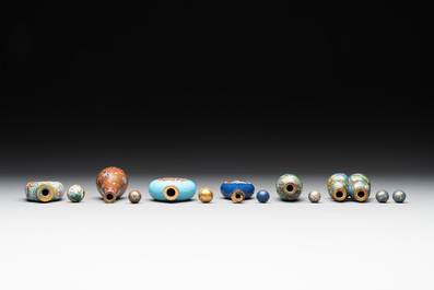Six Chinese cloisonn&eacute; snuff bottles, 19/20th C.