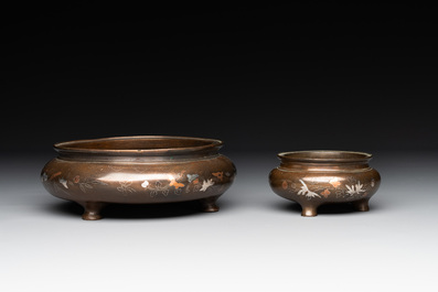 Two Vietnamese silver-inlaid bronze censers on stand, Đức Từ 德祠 mark, 19th C.