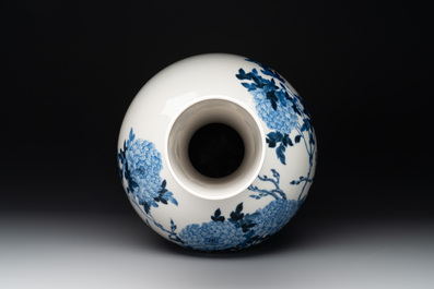 A Chinese blue and white 'tianqiuping' 'peony' vase, Qianlong mark, Republic