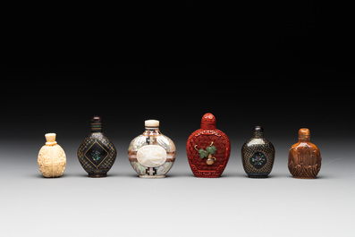A collection of 12 Chinese snuff bottles, Qianli 千里 mark, 19/20th C.